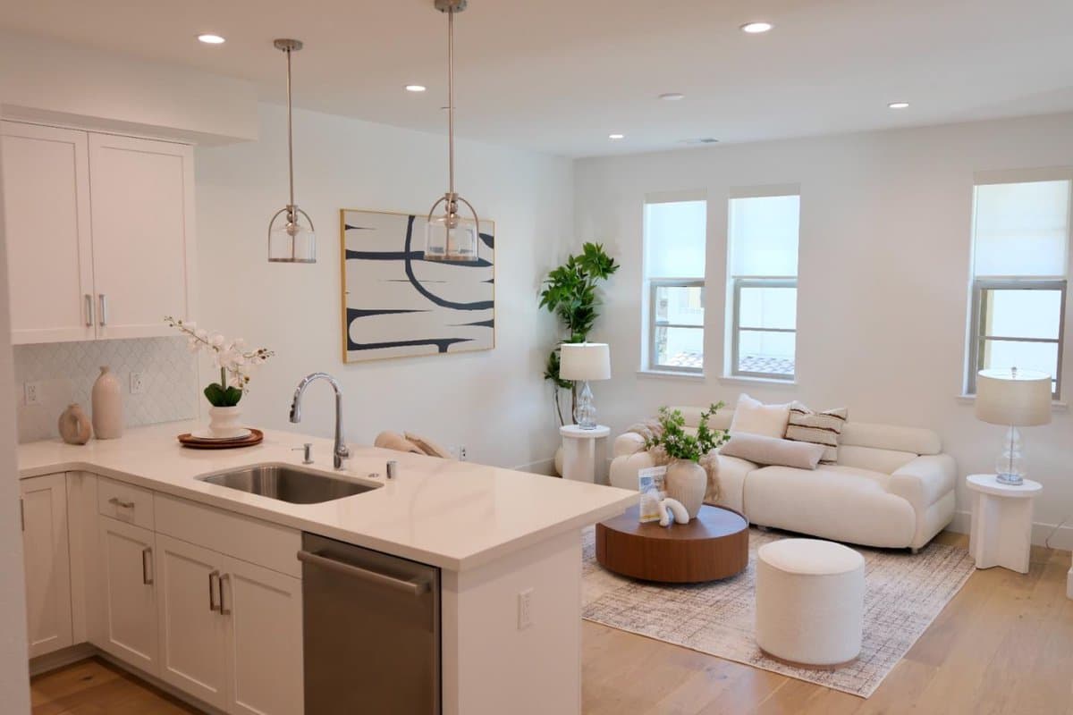 1010 San Pierre Way - Photo 3