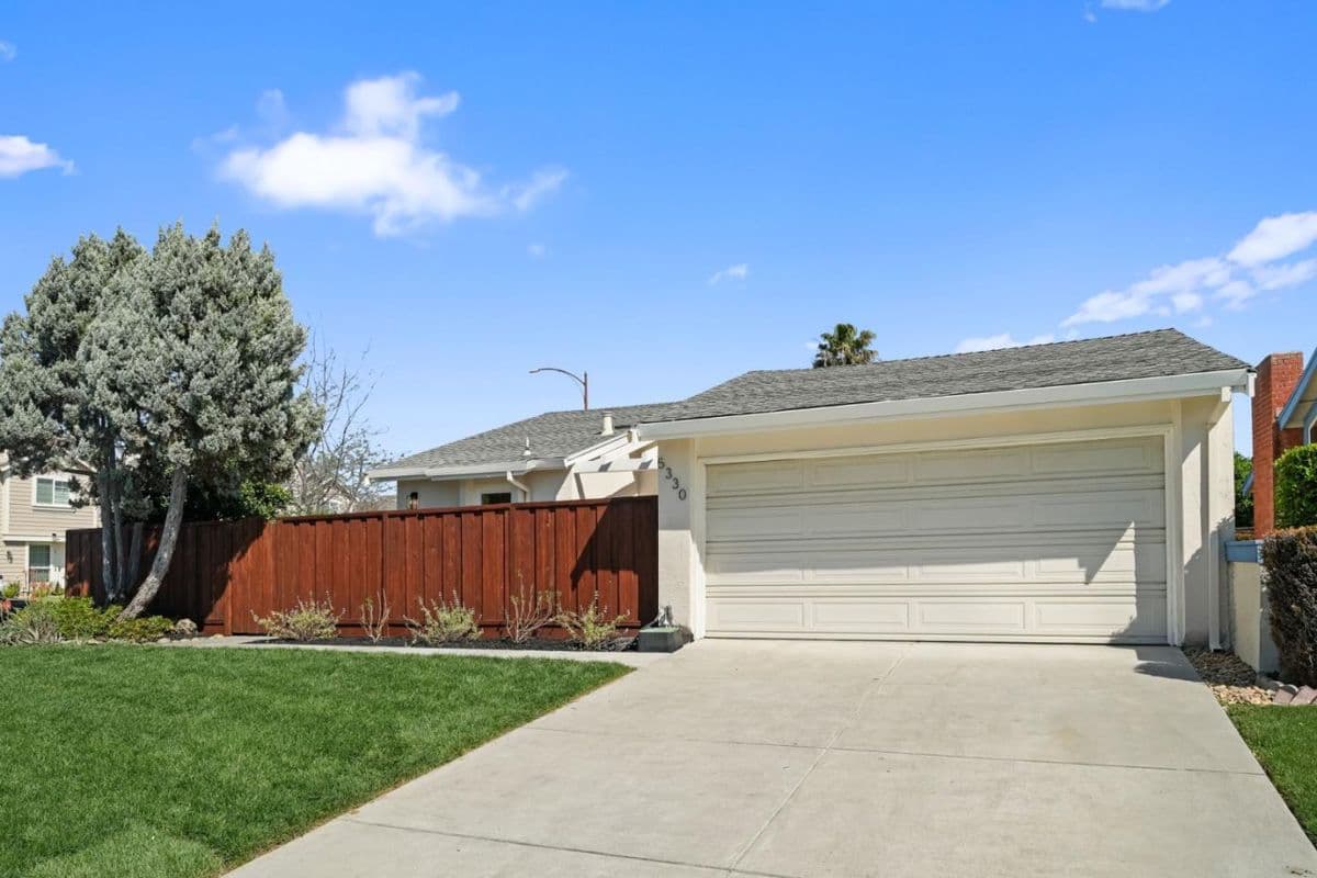 5330 Hansell Drive - Photo 2