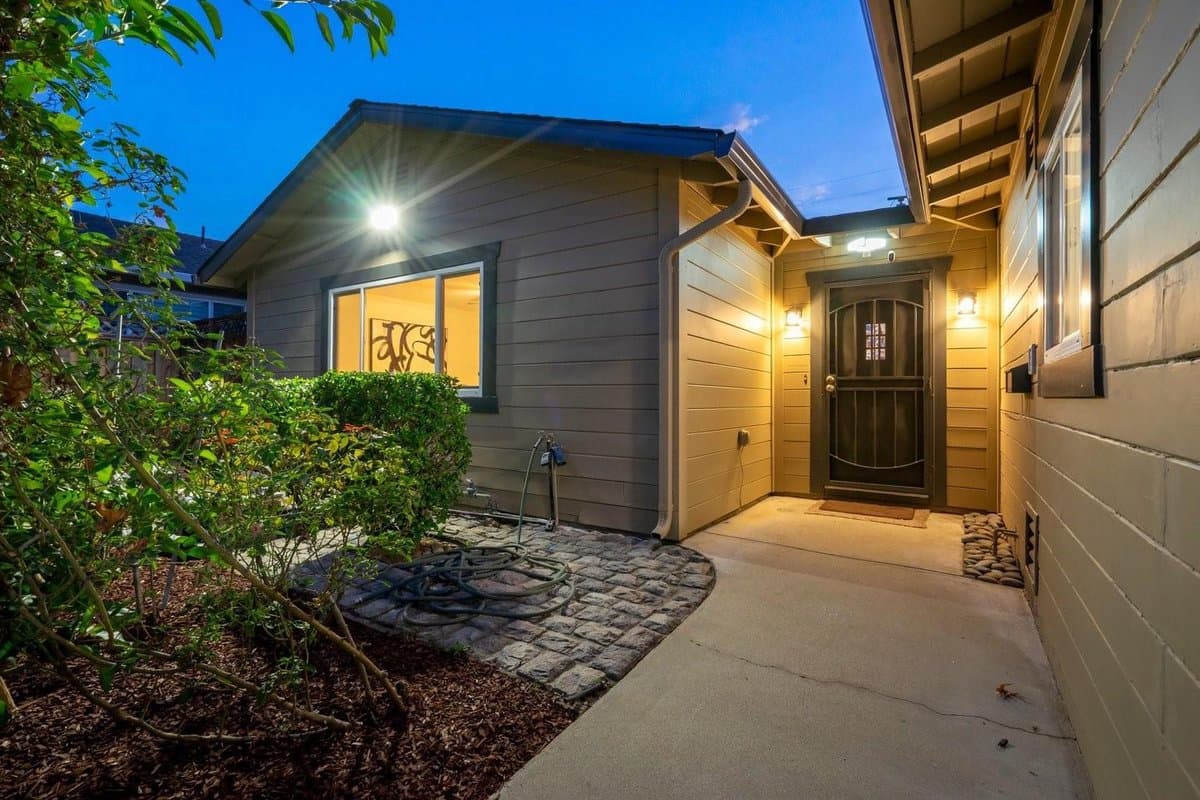 3219 Leigh Avenue - Photo 2