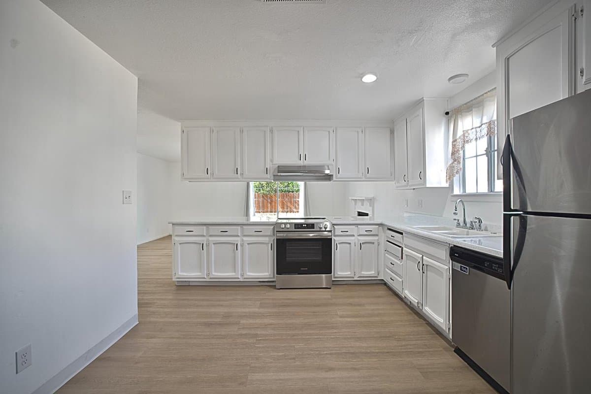 515 North Santa Monica Street - Photo 5