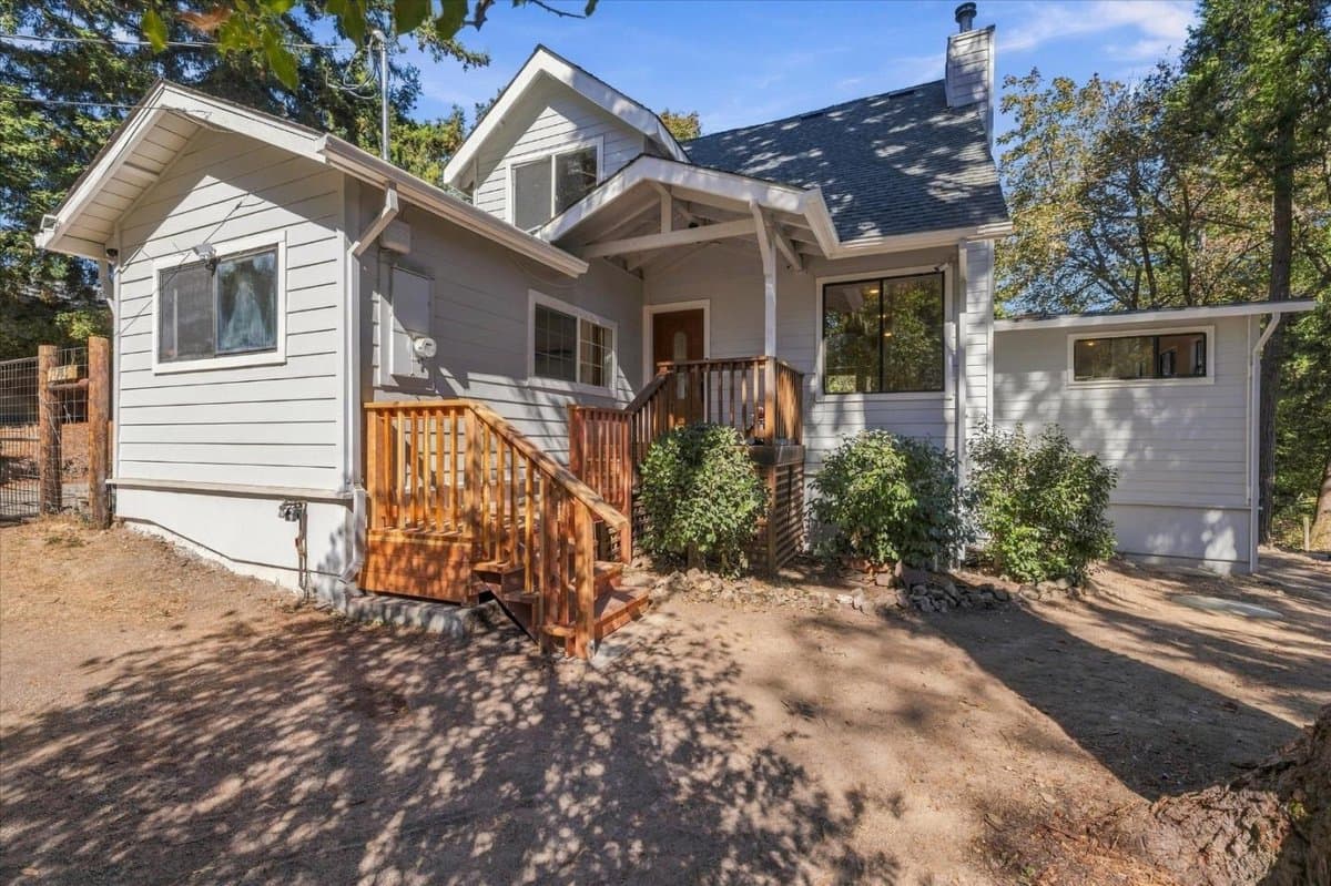 18143 Gloria Court - Photo 2