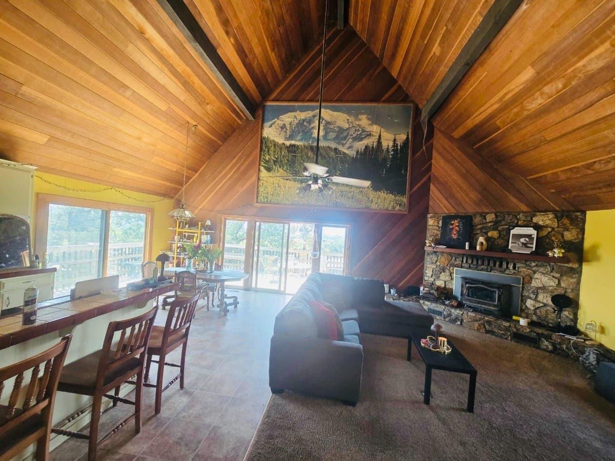1040 Comstock Road - Photo 5