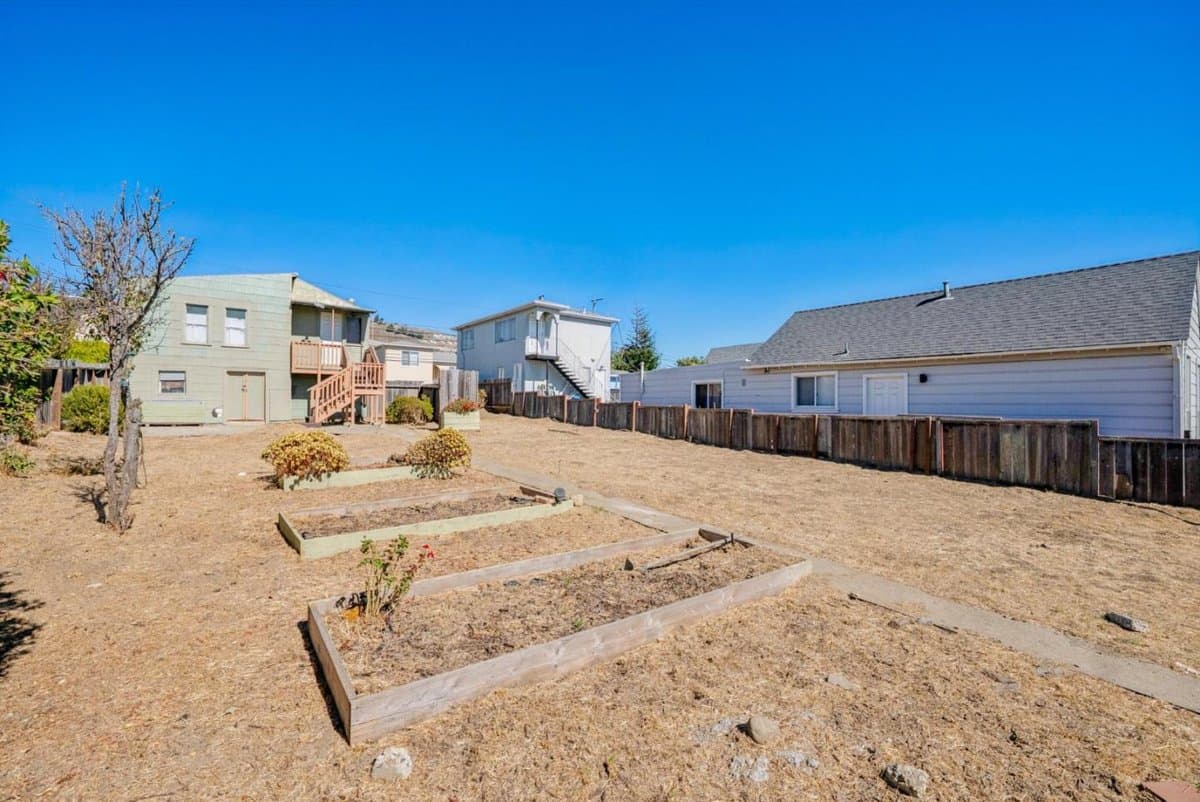 728 Commercial Avenue - Photo 5