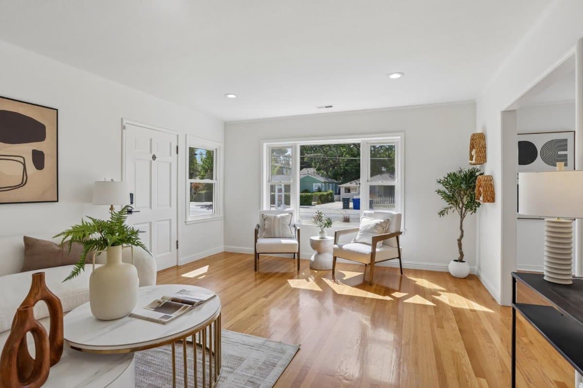 1054 Thornton Way - Photo 2