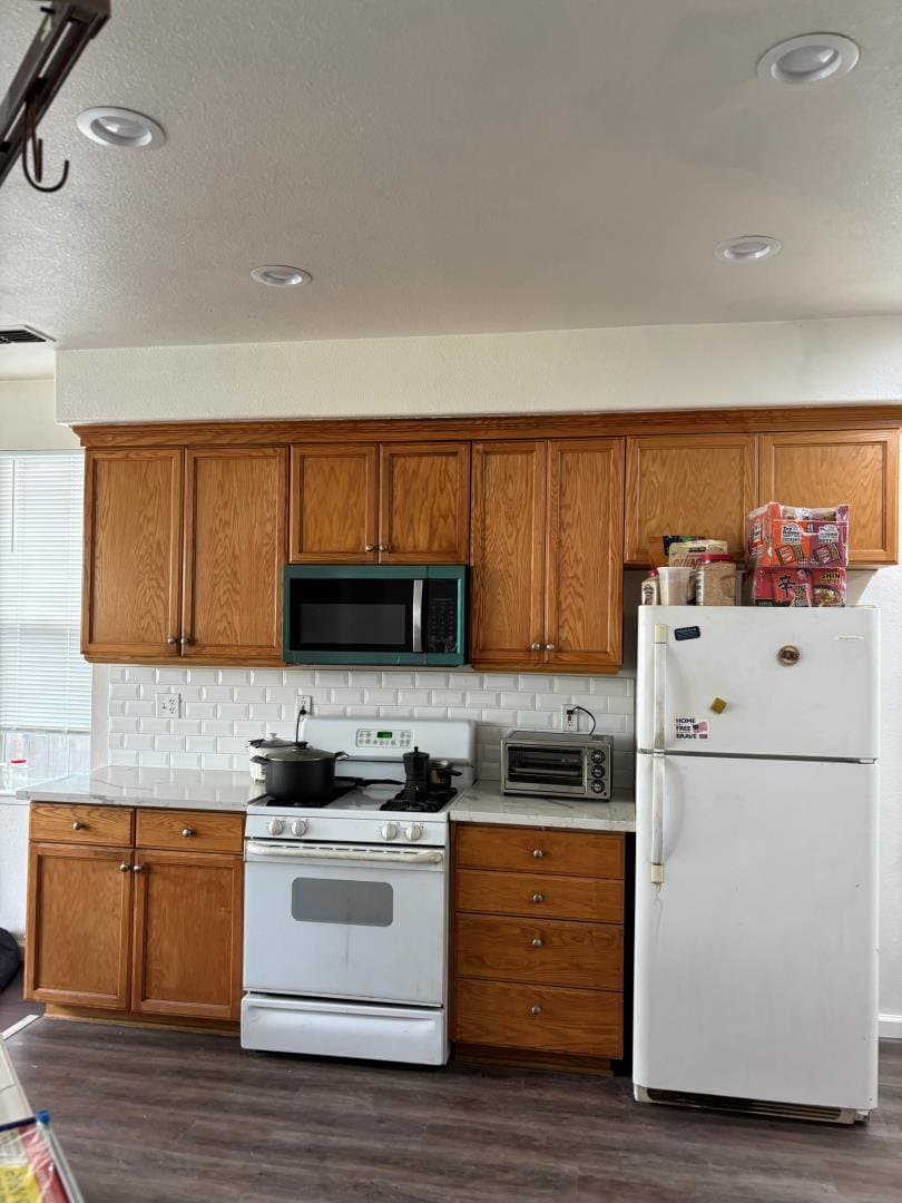 1243 Laurel Park Circle - Photo 3