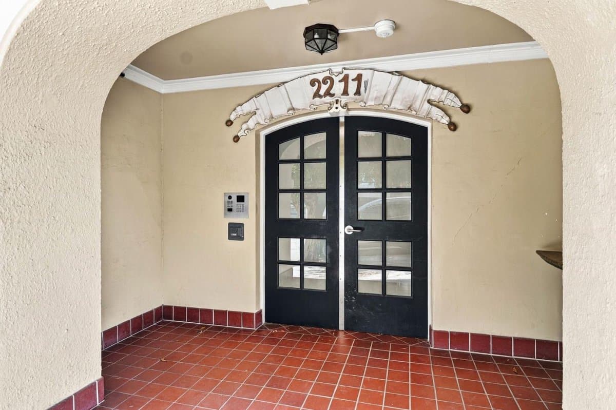 2211 Broderick Street #1 - Photo 3