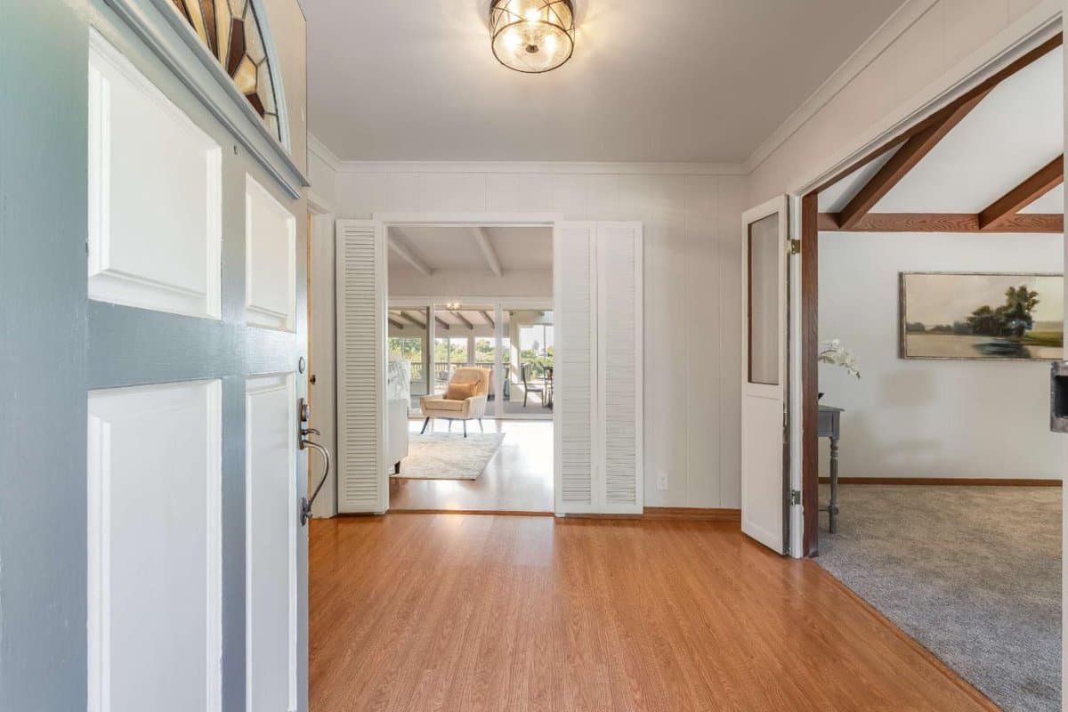 3018 Hillside Drive - Photo 4