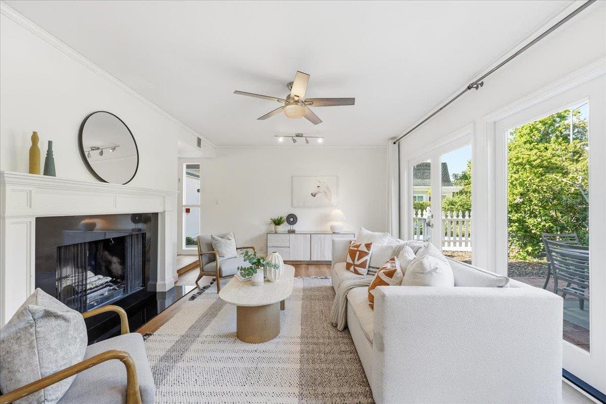 1689 Luika Place - Photo 4