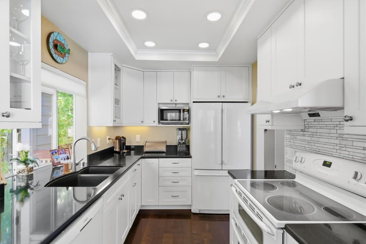 102 Chelsea Way - Photo 2