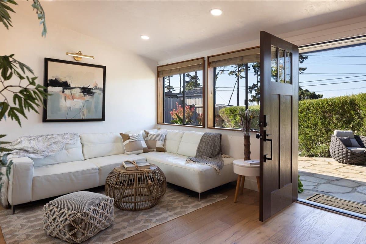 979 Syida Drive - Photo 4