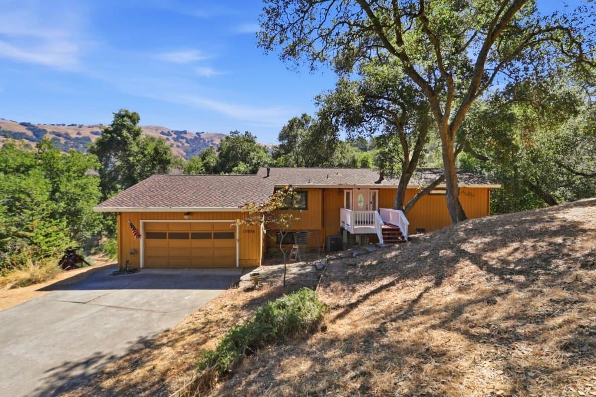 17076 Shady Lane Drive - Photo 2