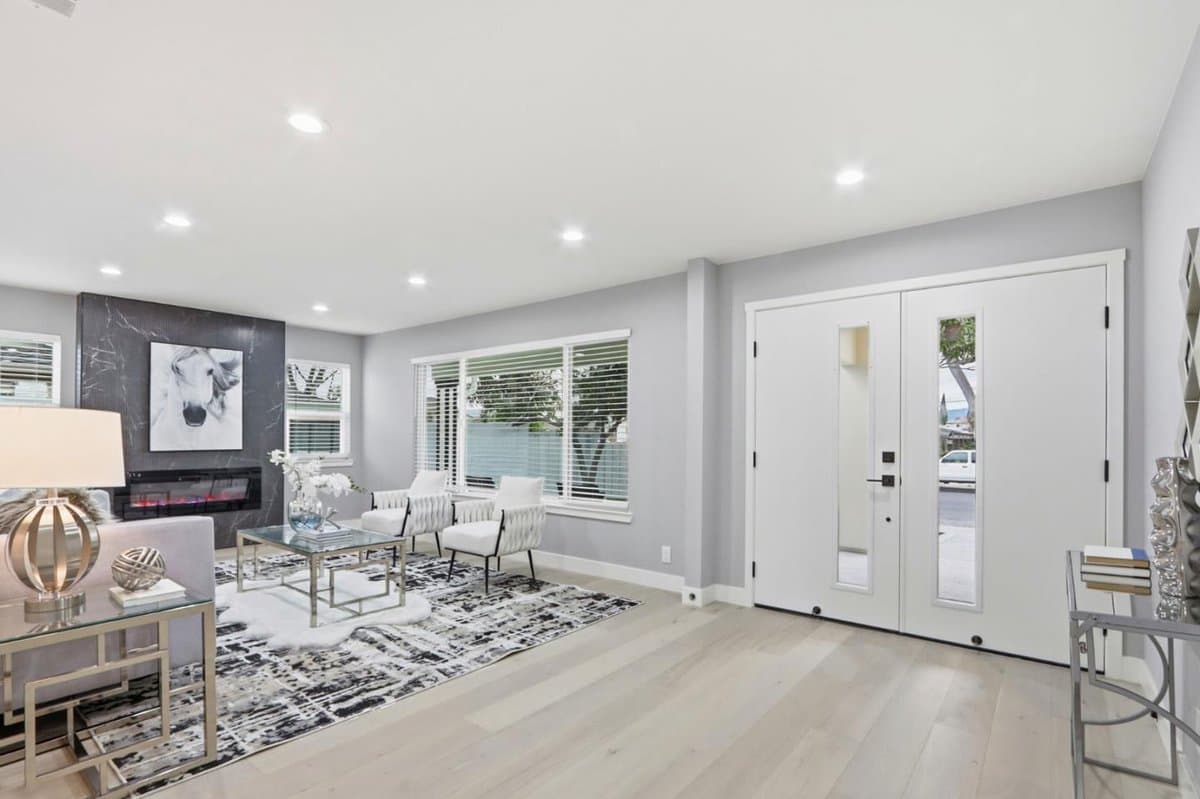 2121 Francis Avenue - Photo 3