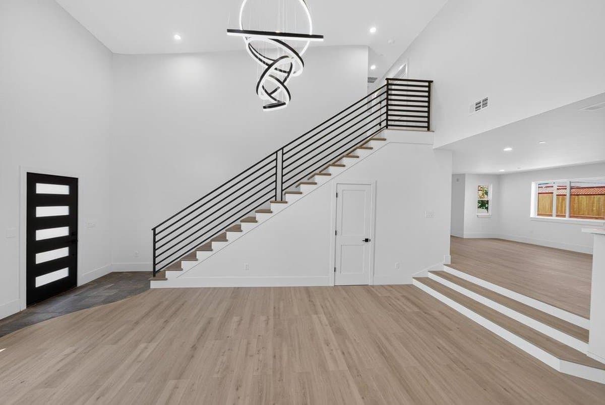 3390 Lillian Way - Photo 2