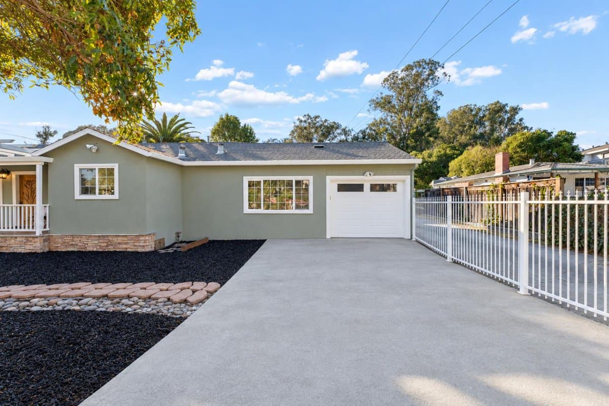 1725 East 30th Avenue - Photo 3