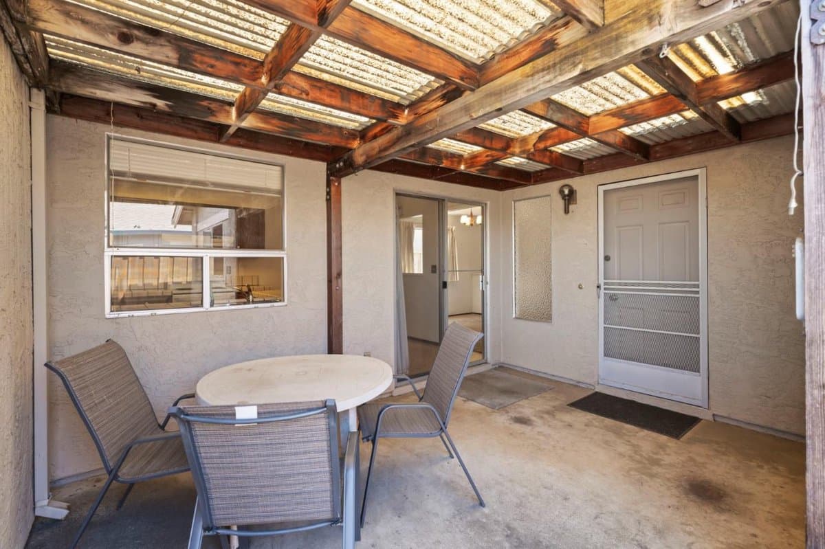 475 Vivienne Drive - Photo 3