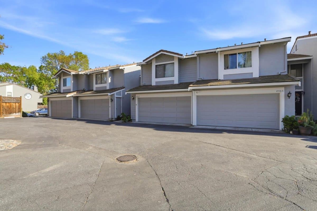 4967 Cherry Avenue - Photo 2