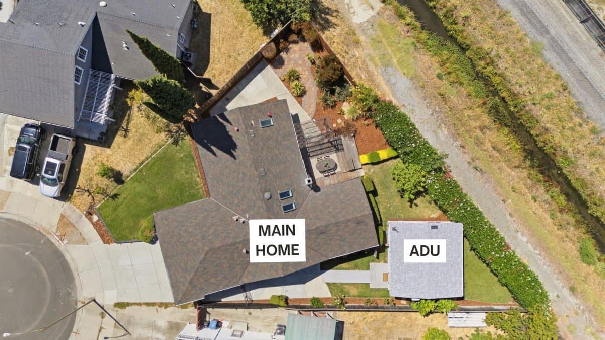 6133 Maree Court - Photo 3