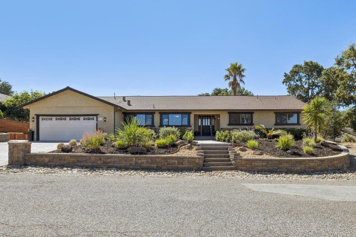 3120 Oak Leaf Court - Photo 2