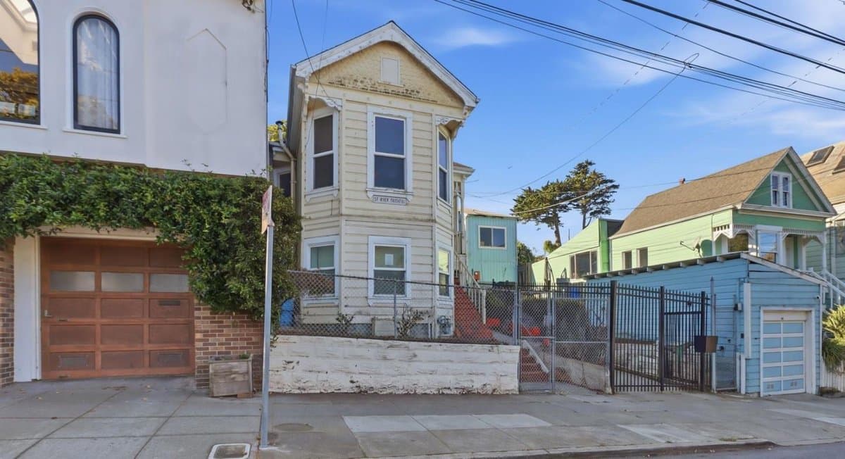 124 Santa Marina Street - Photo 2