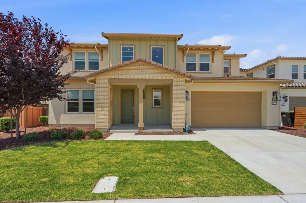 16141 Riverton Avenue - Photo 2