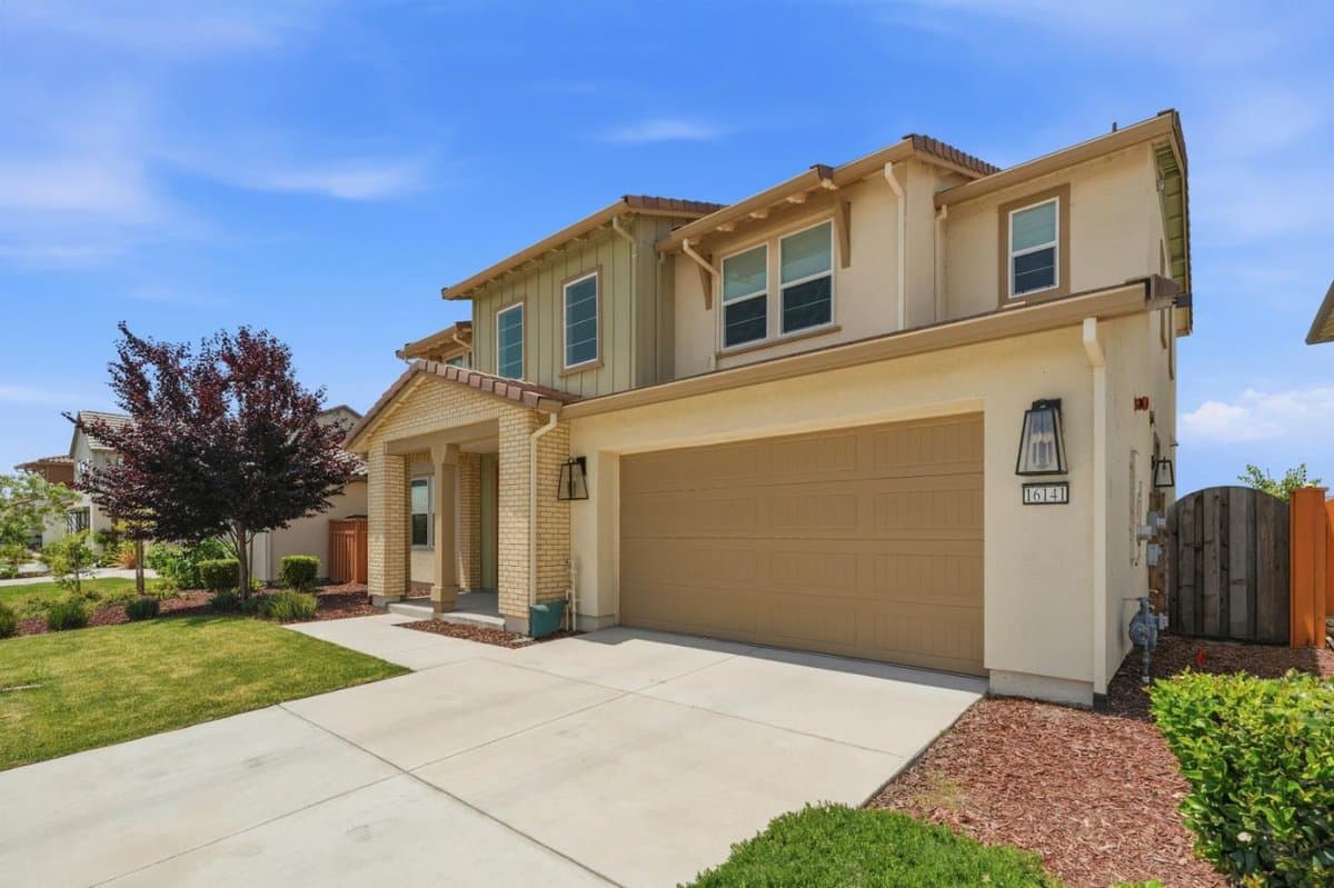 16141 Riverton Avenue - Photo 4