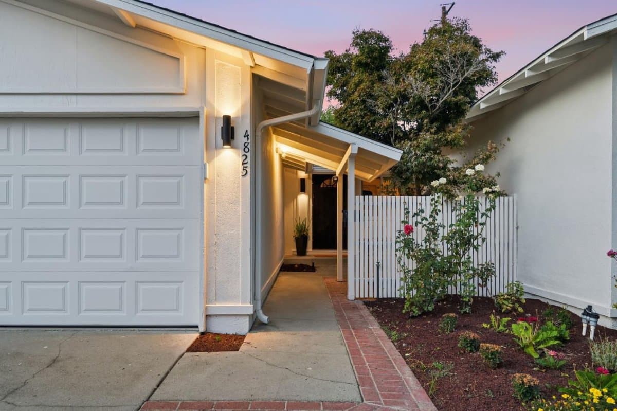 4825 Grimsby Drive - Photo 3