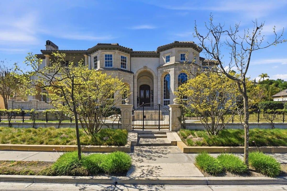 5471 Country Club Parkway - Photo 3