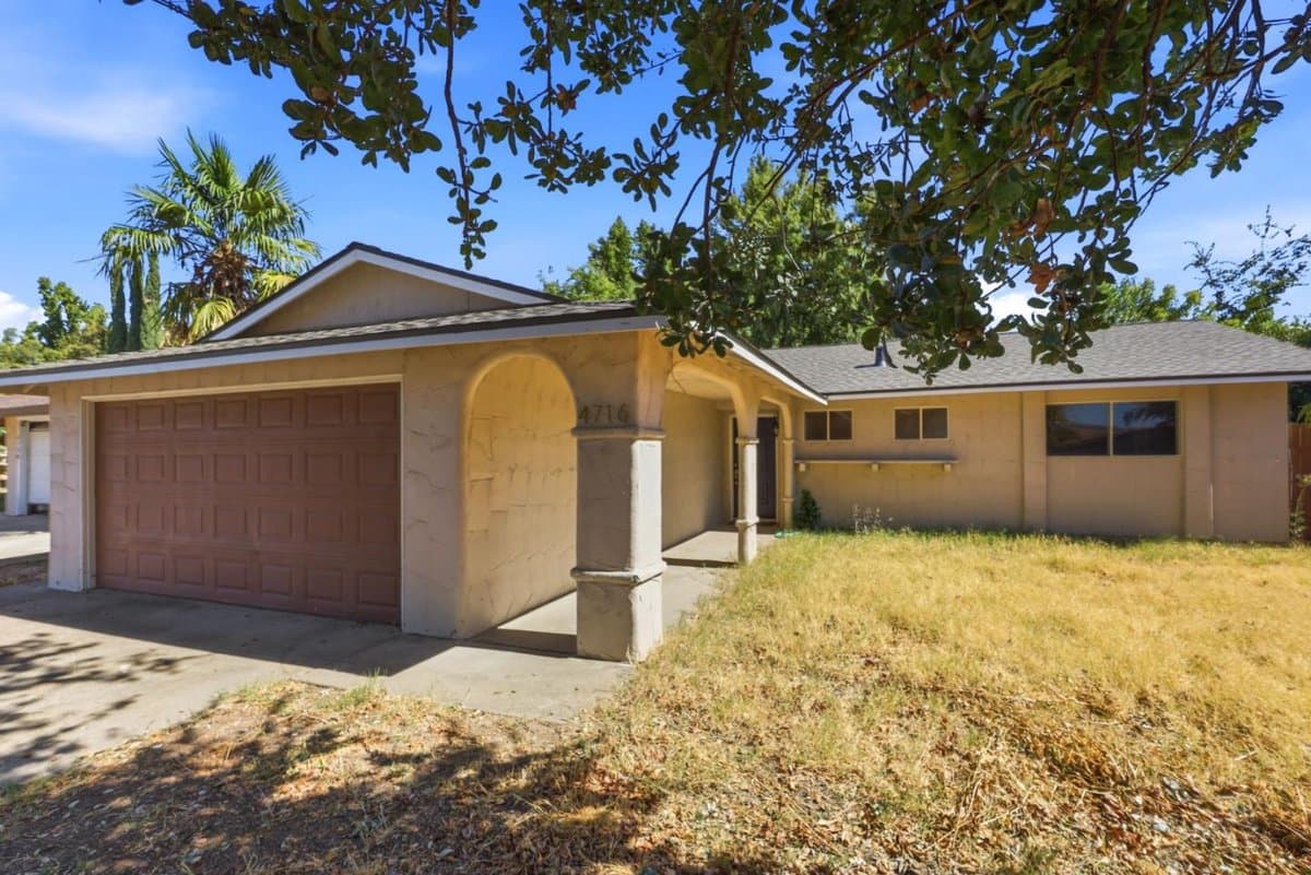 4716 Stonehurst Way - Photo 1