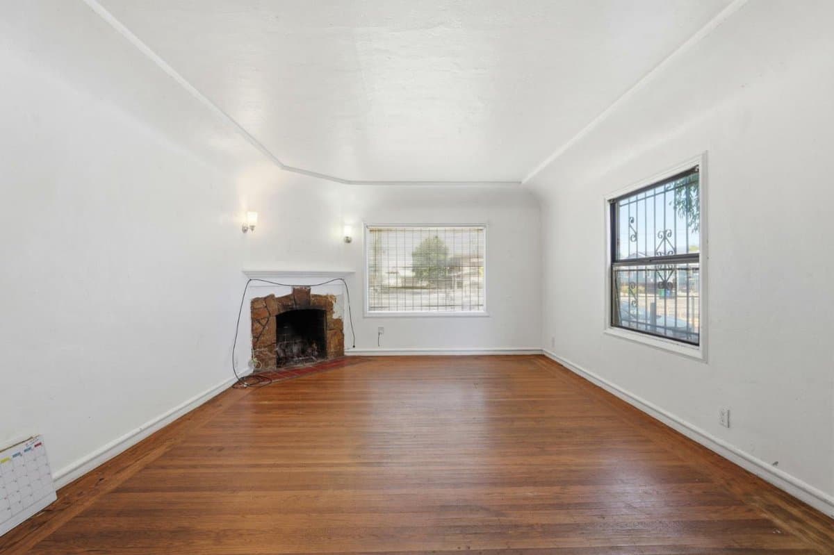 2570 61st Avenue - Photo 3