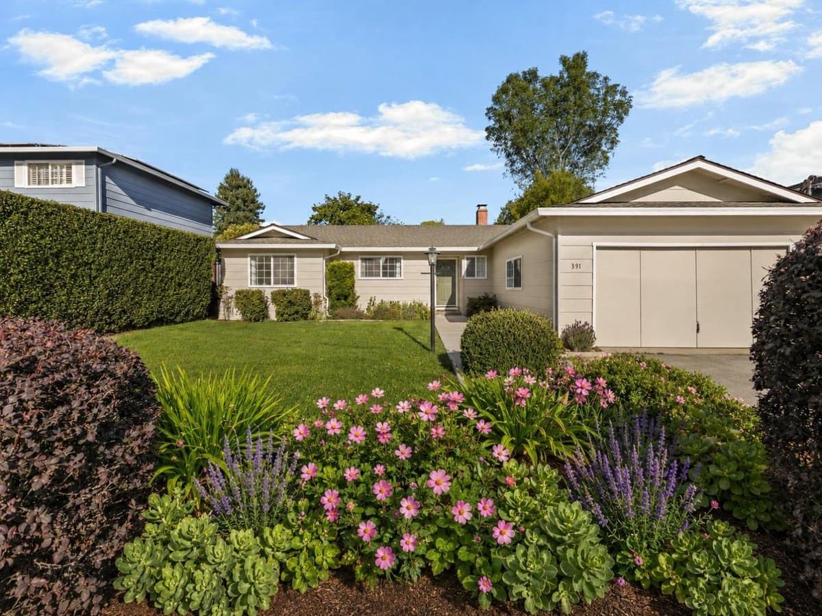 391 Danube Drive - Photo 3
