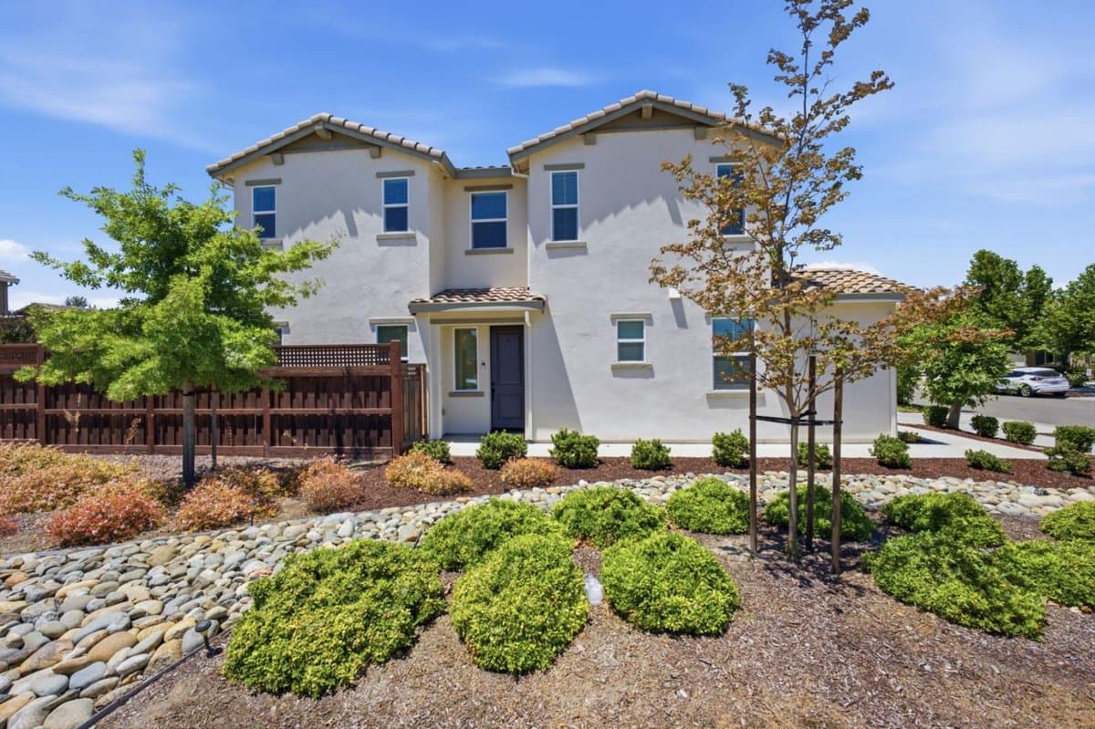 1702 Plumas Drive - Photo 4