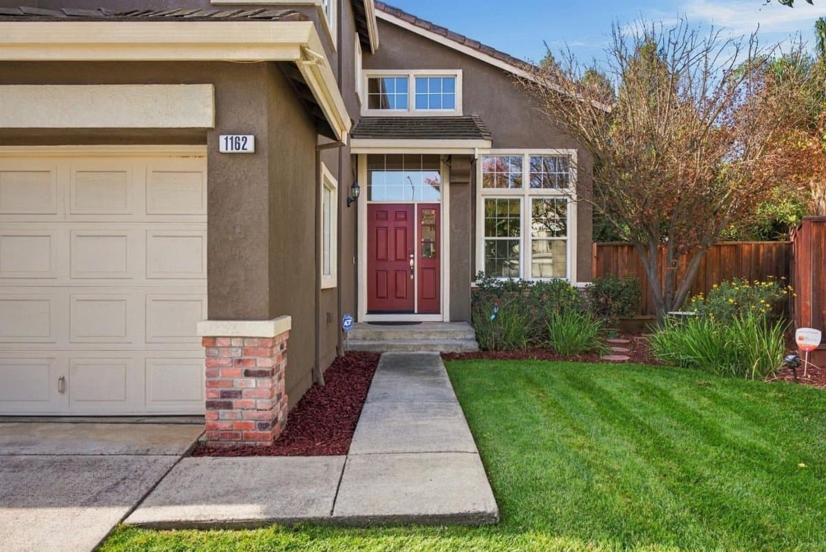 1162 Apache Court - Photo 2