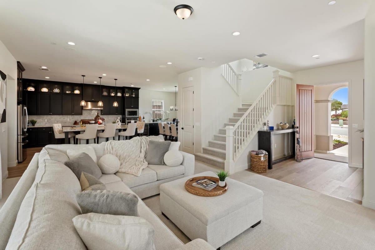 585 Santa Lucia Way - Photo 3