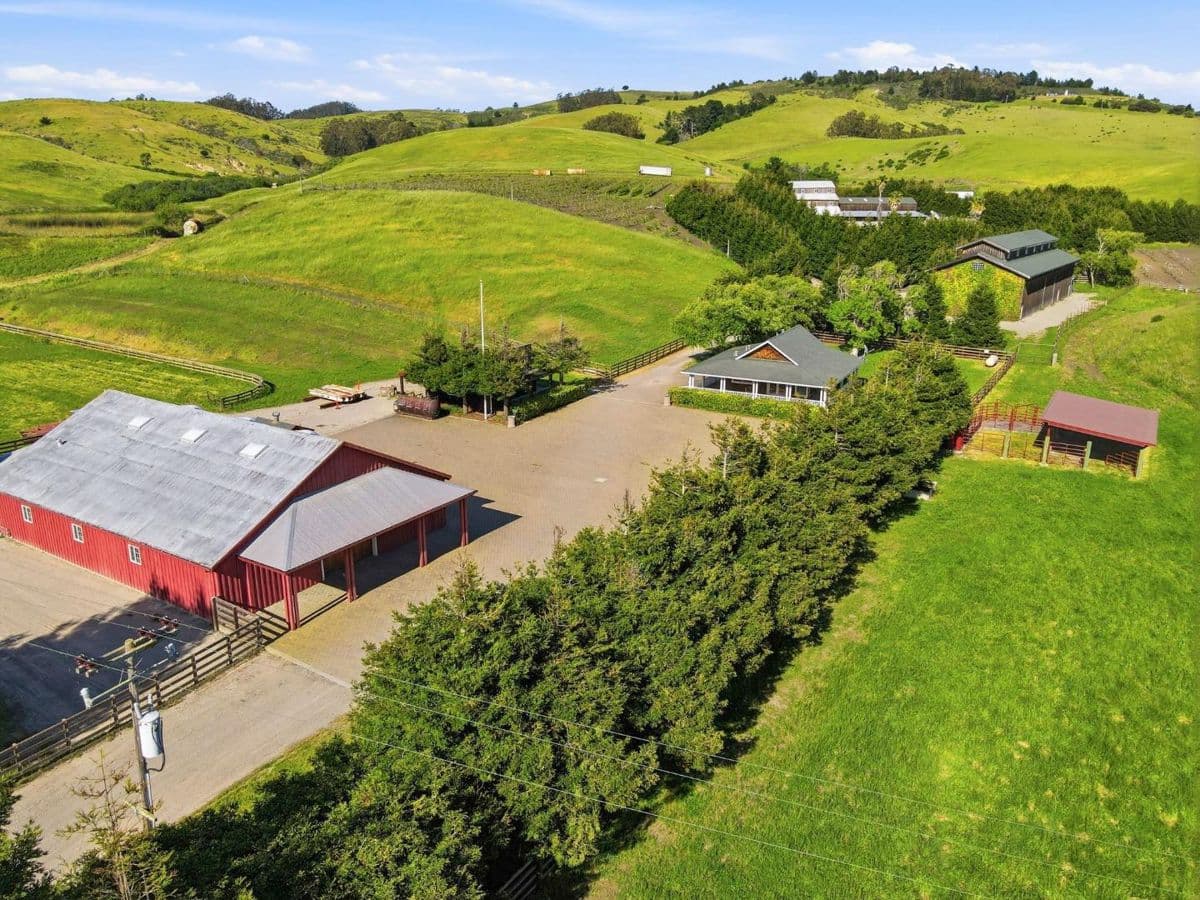 560 Stage Road - Photo 2