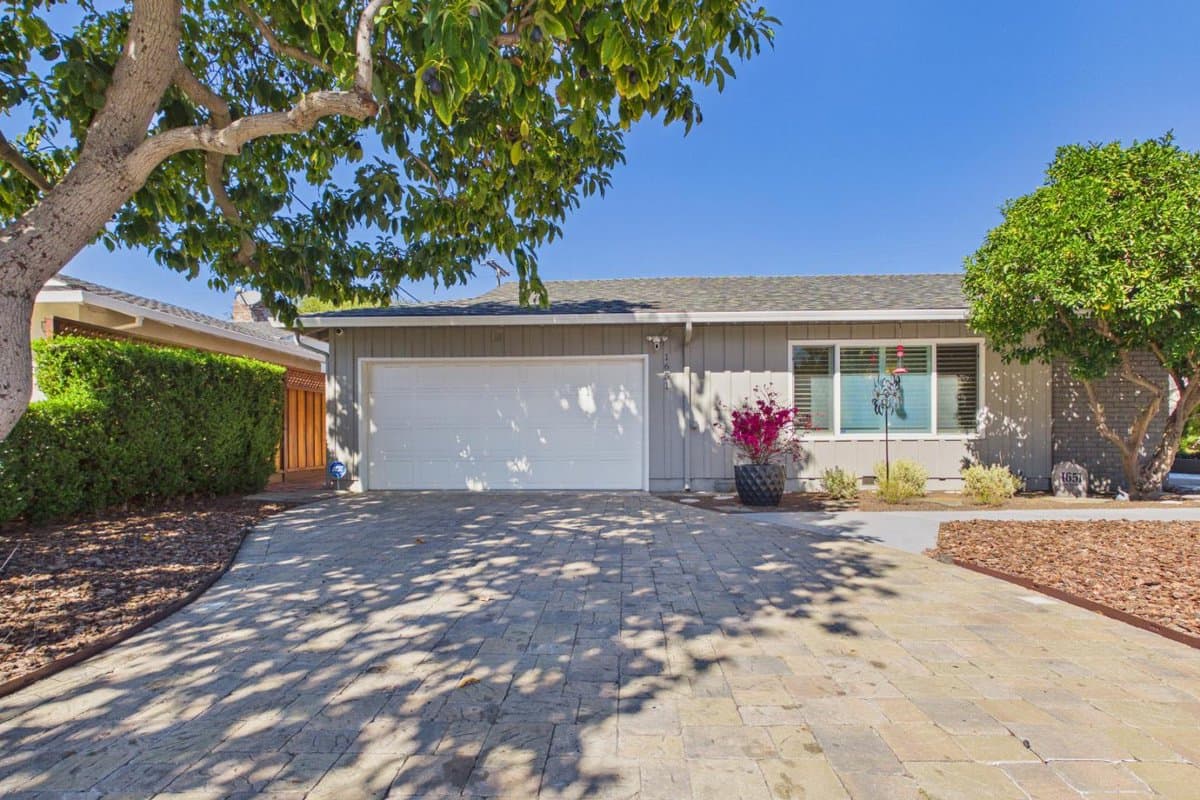 1651 Mount Vernon Drive - Photo 4