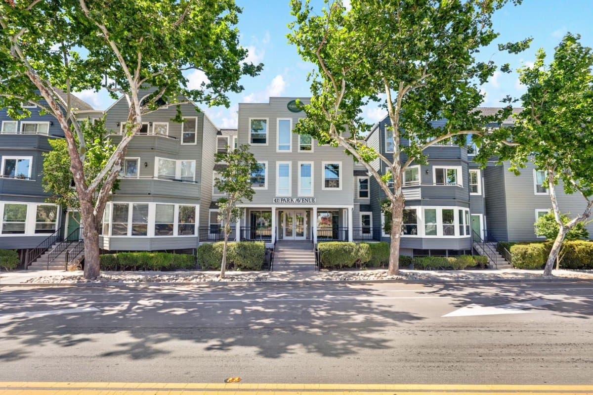 411 Park Avenue #327 - Photo 2