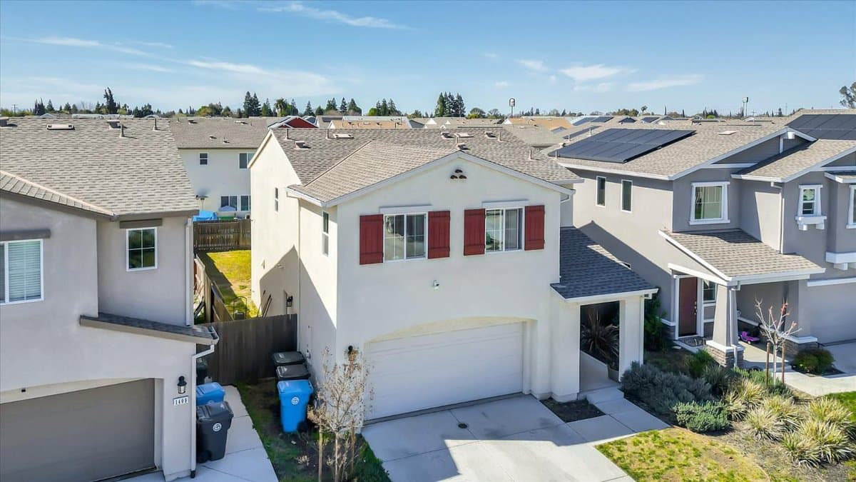 1415 Crimson Lane - Photo 4