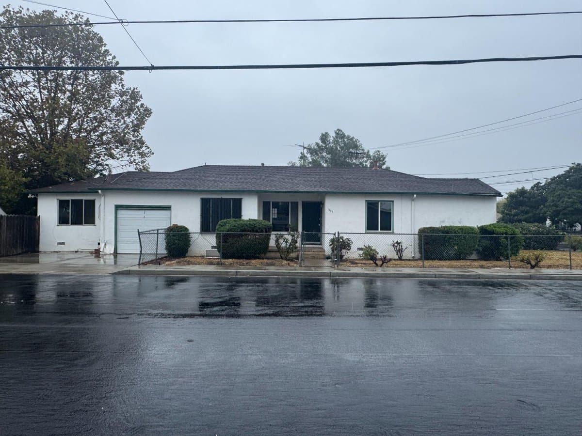 1149 Berkeley Avenue - Photo 2