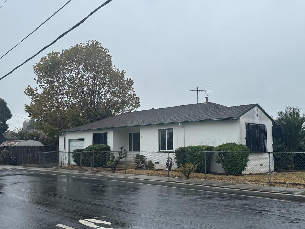 1149 Berkeley Avenue - Photo 3