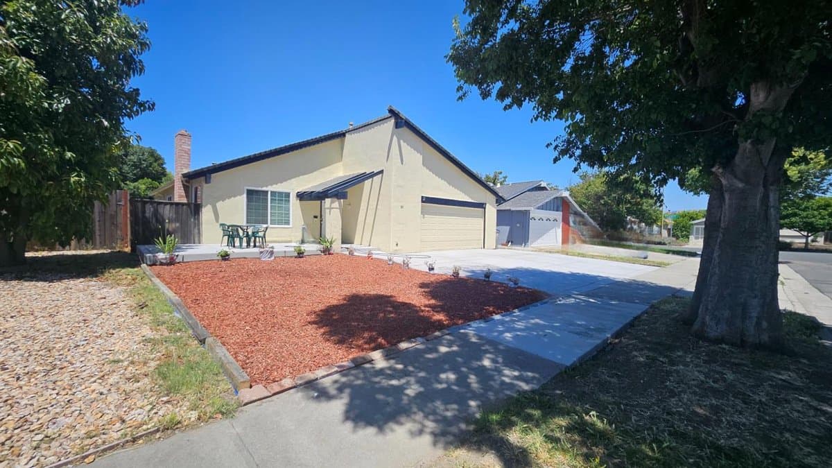 305 Lassenpark Circle - Photo 2