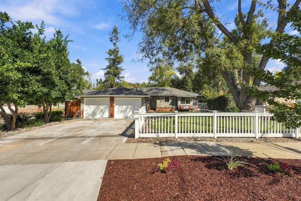 1666 Creek Drive - Photo 3