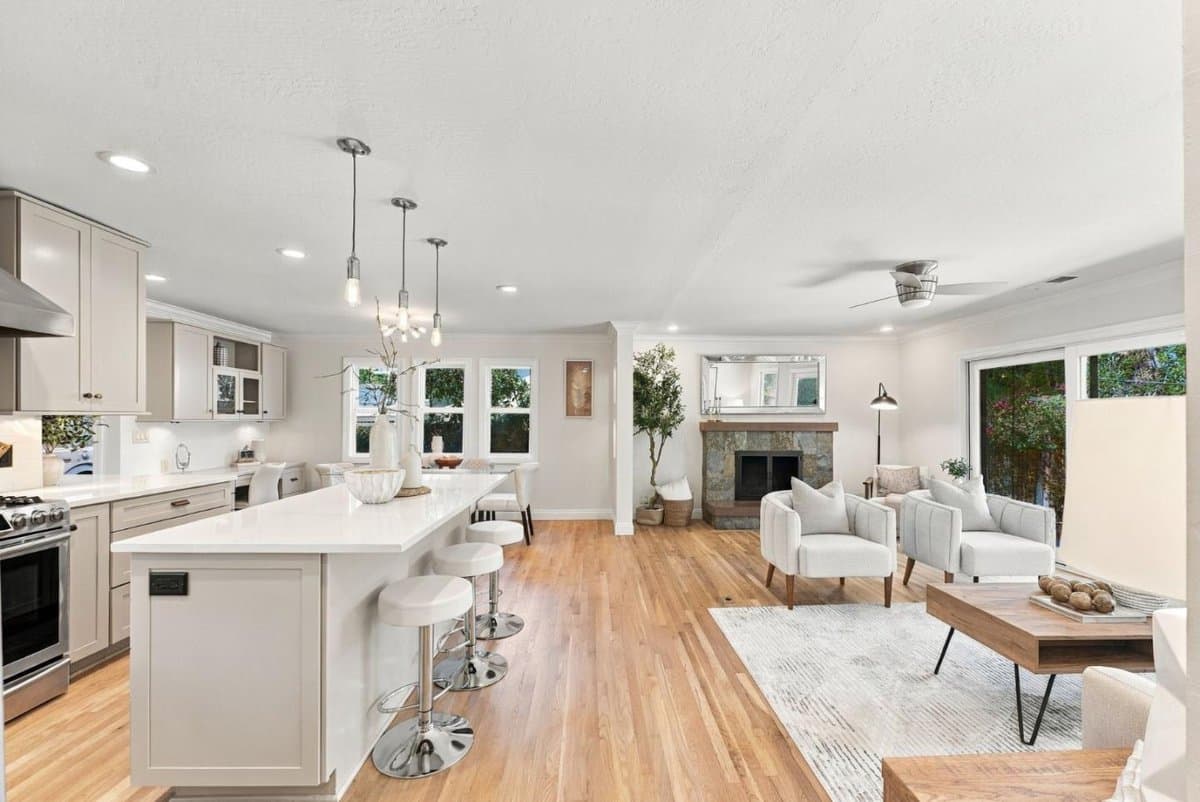 1666 Creek Drive - Photo 4