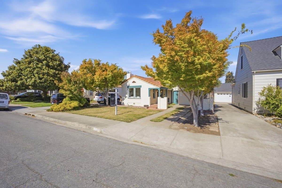 126 Rogers Avenue - Photo 4