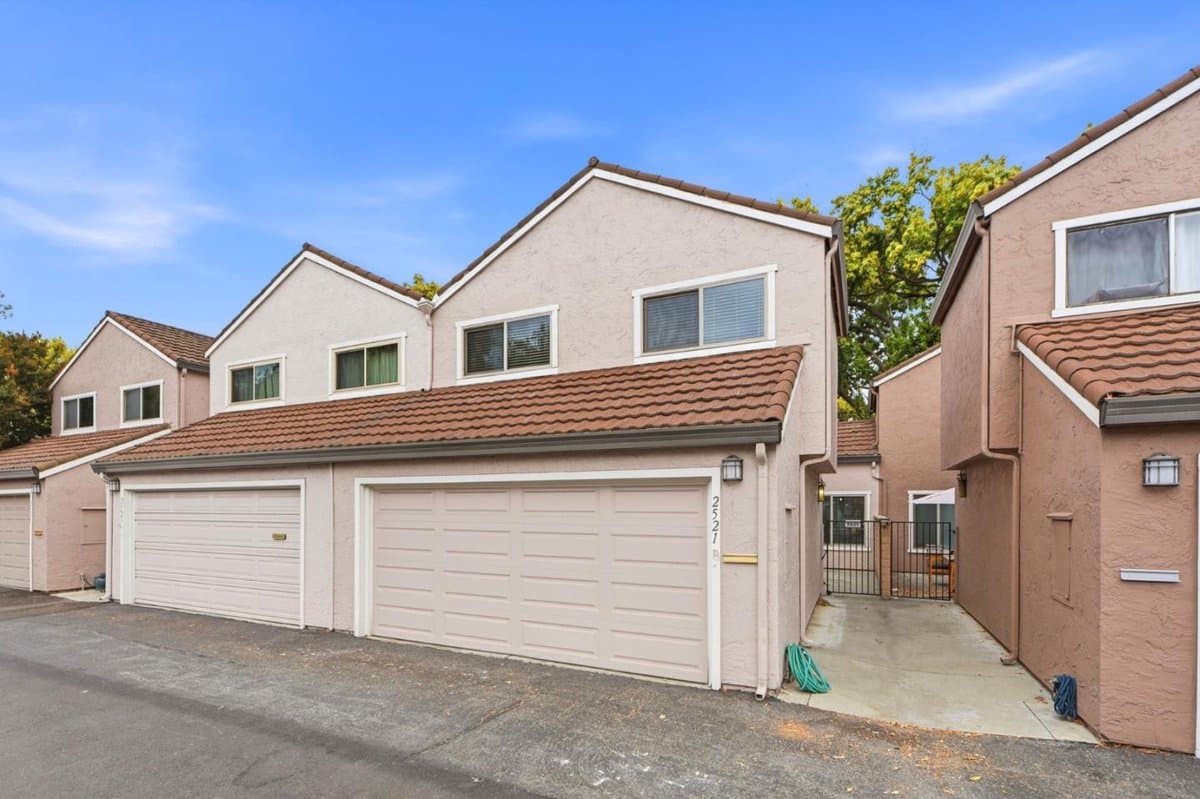 2521 Palmdale Court - Photo 4