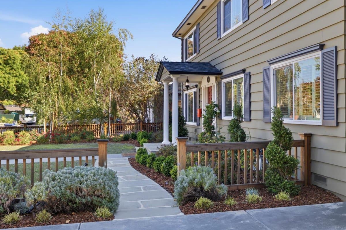 884 Hanover Avenue - Photo 3
