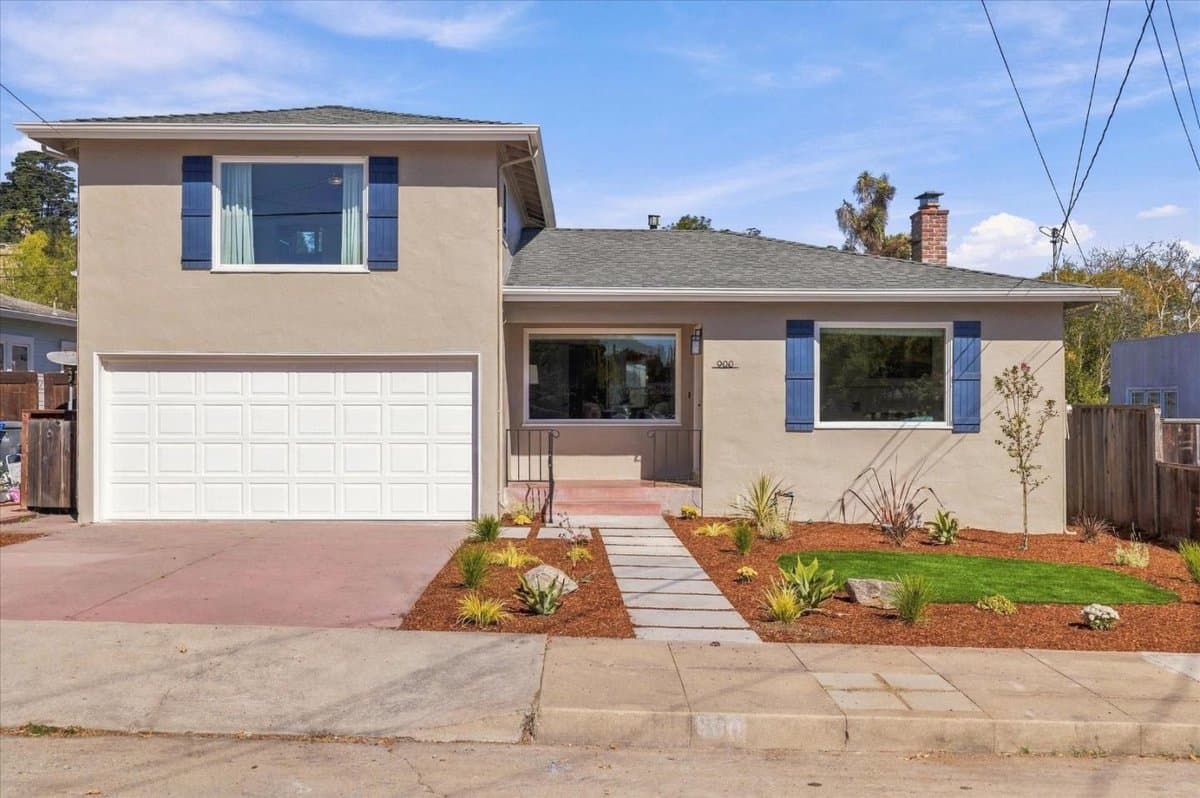 900 Walnut Avenue - Photo 2