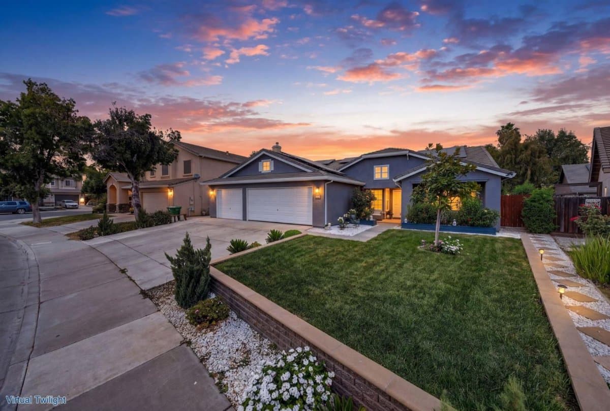1674 Iris Street - Photo 4