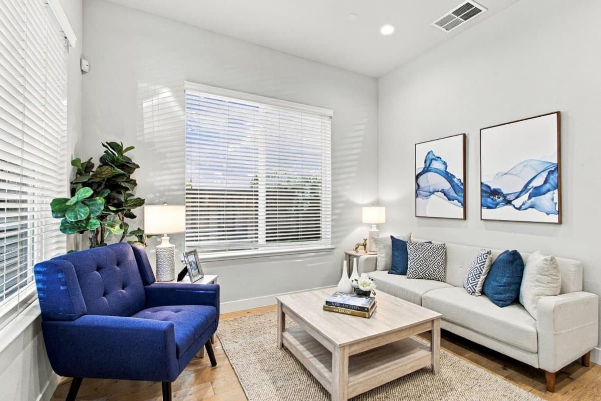 358 South Cypress Avenue - Photo 3