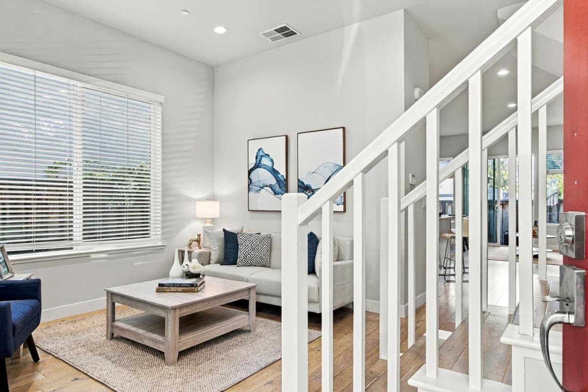 358 South Cypress Avenue - Photo 5