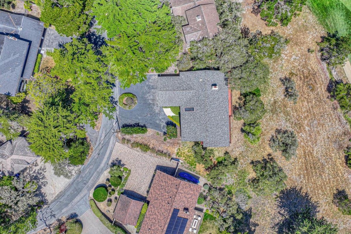 1052 San Carlos Road - Photo 3